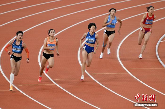 天才少女陈妤颉全运会双冠王：100米破亚洲纪录