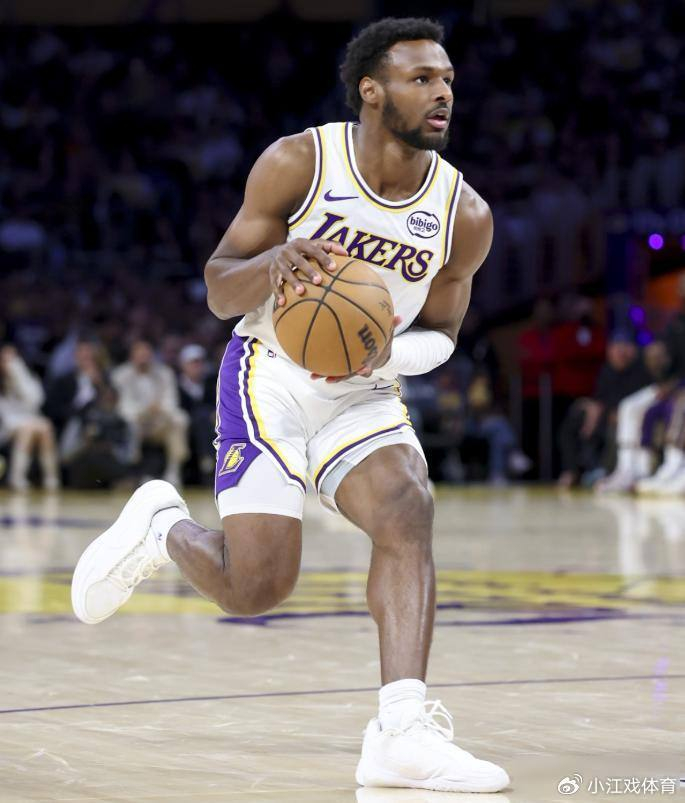 湖人三连胜背后：詹姆斯三双引领阵容深度展现