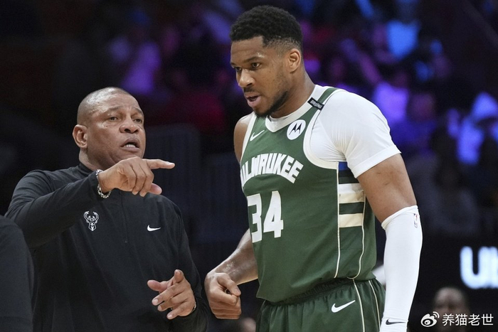 字母哥与雄鹿矛盾升级 联盟介入调查雪藏风波