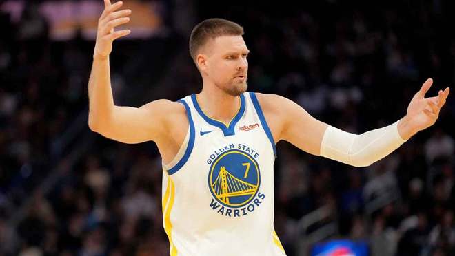 波尔津吉斯备战快船附加赛：健康与体重成关键