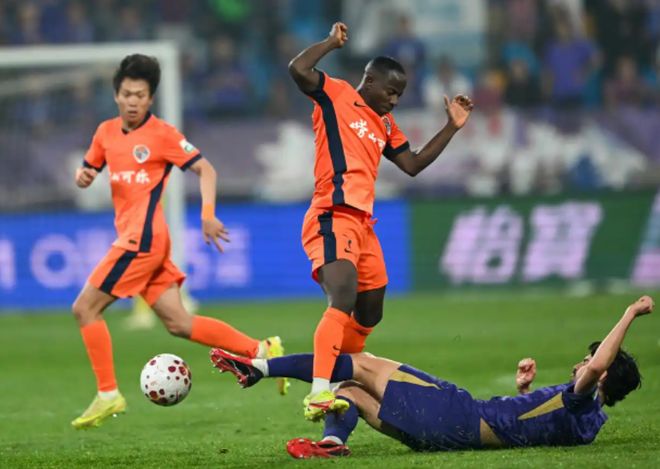 补时绝平！青岛海牛逆转津门虎保级希望重燃