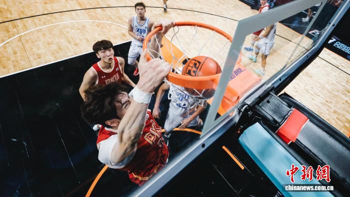 首届亚大篮联小组赛落幕 清华北大晋级八强